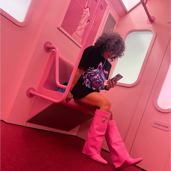 Meet your Posher, Frederick - Picture 1 of 1